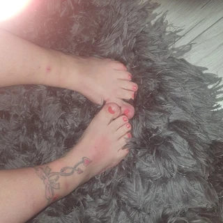  Belle's Beautiful feet 