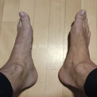 big_feet_big_man