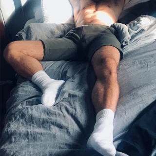 BIG MANLY LEGS!