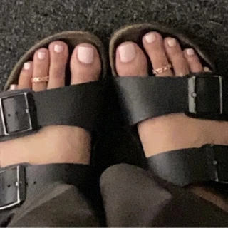 bootyholesandtoes