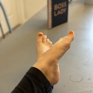 Candi toes