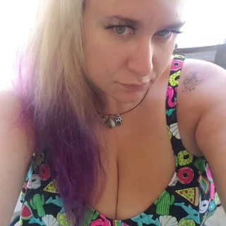 Curvykitten83