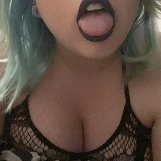 CurvyCherub