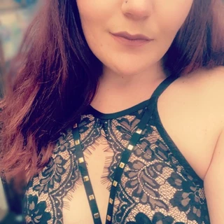 Curvyredhead