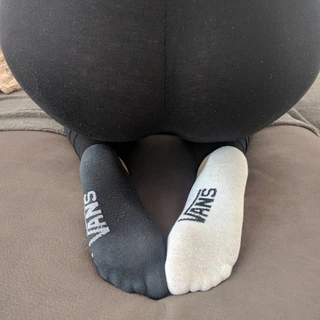 DaisySocksFeetVIP