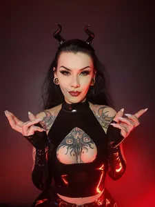 Demoness_Luna