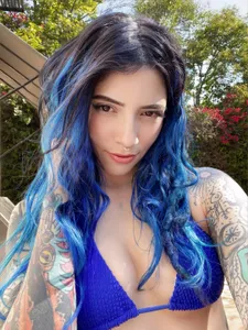 Ellie Wolfie 💙 Your inked girlfriend