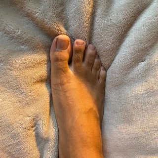 Feet C.C