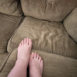 Feet girl