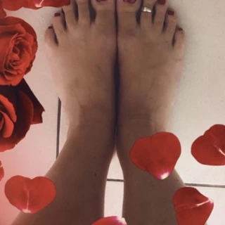 Feet n Flirt