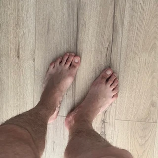 Feet of Zeus 