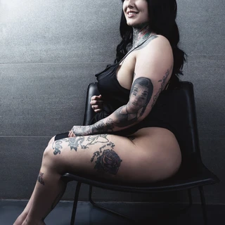 Curvy inked  Cyndie fox  Free