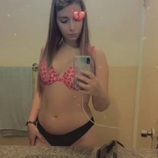 Daddys_little_sex kitten 