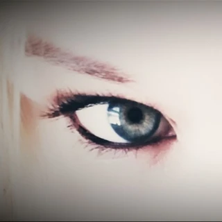 Jen's eyes