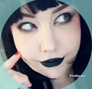 Goddess Kira 🔱 FinDom Femdom