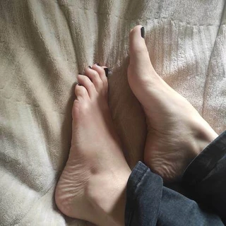 LexyBareFeet