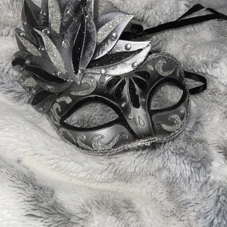 Masquerade mamas