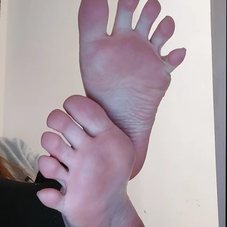 Mia_feet