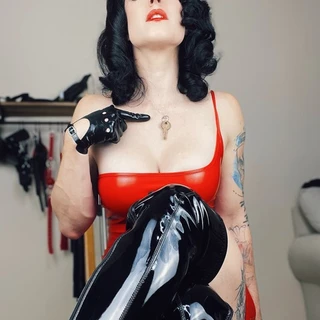 Mistress Dida Fox