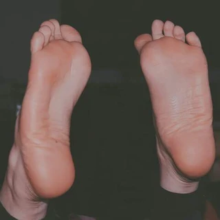 Lucie's feet 