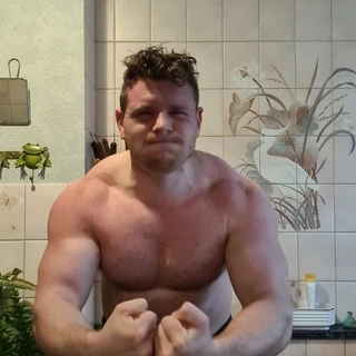 Muscleballbusting