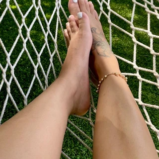 Pretty Feet Babe