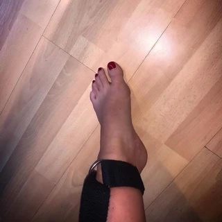 Naughtyfeetfantasy