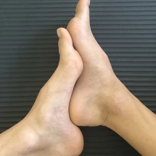 Only Feet 4 u