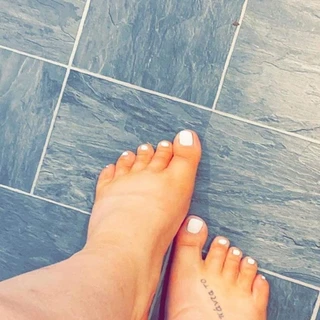 Peachee_toes