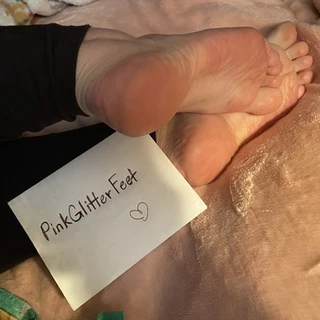 PinkGlitterFeet