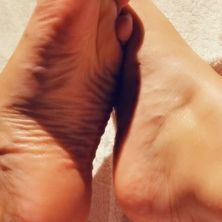 TT (tit&toes)