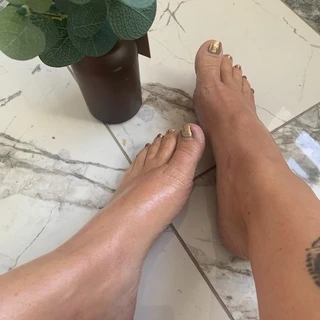 Taasty toes