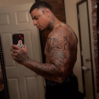 tattedlightskin29