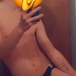 Blond_twink00