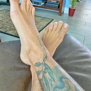 Colombiano feet