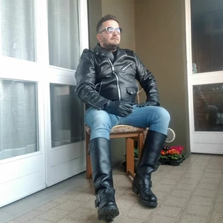 titano_leather