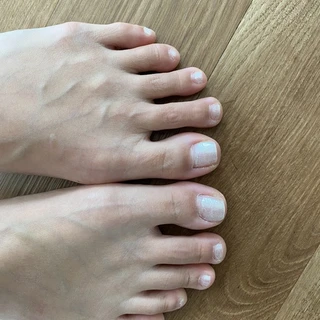 Toes feet toes