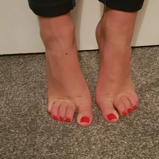 Tuttifruitytoes