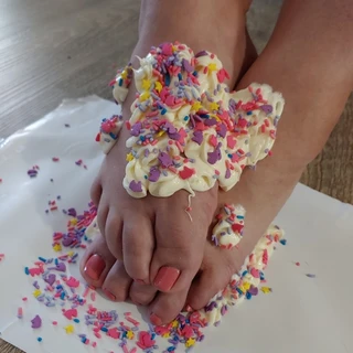 Sprinkle.Feet