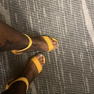 Tia feet Love