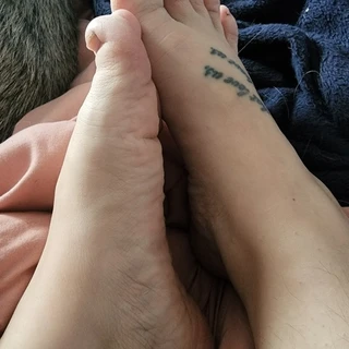 Tiny_feet