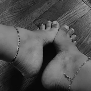 Kissable Feet 