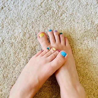 Happyfeetxo